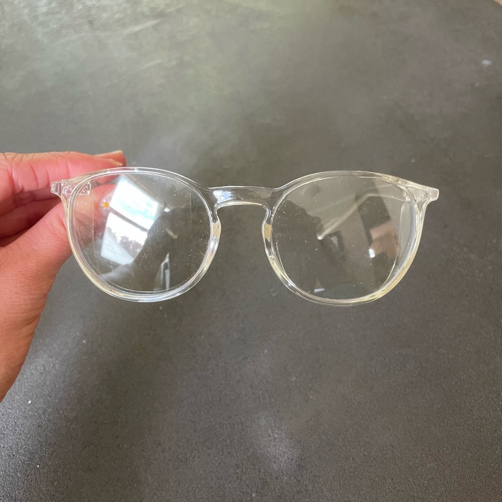Stoggles Round Glasses for Healthcare | Clear